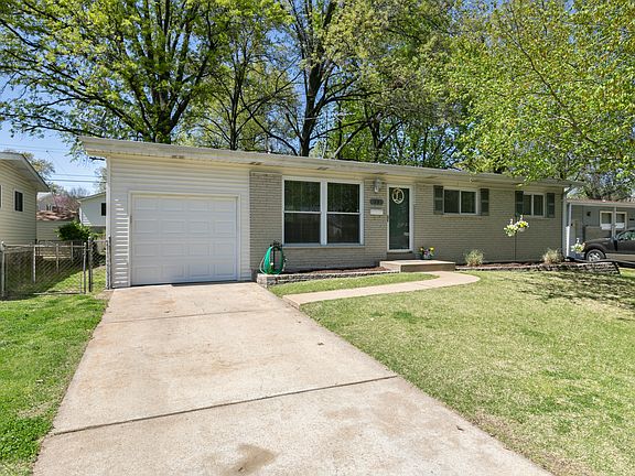 2nd image of 29 San Mateo Dr