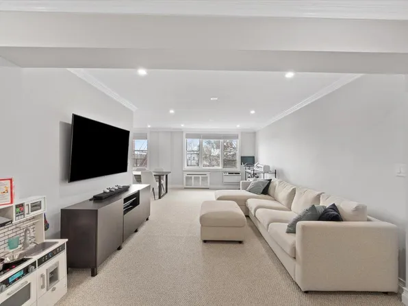 5 Sadore Lane #3N, Yonkers, NY 10710