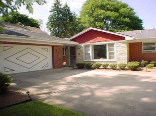 15W726 Lexington St, Elmhurst, IL 60126