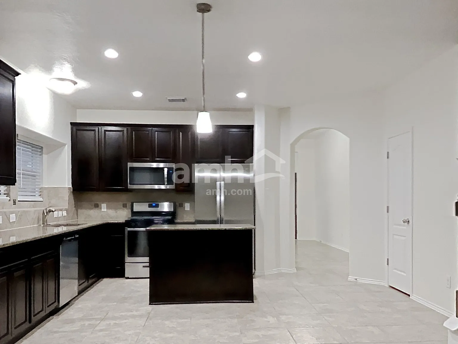 4 bed, 2.0 bath, 2621 sqft, $2,345 — Photo 3