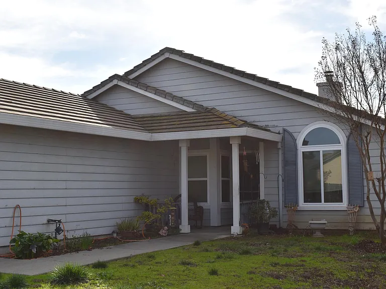 1525 Ditmar Dr — Photo 3