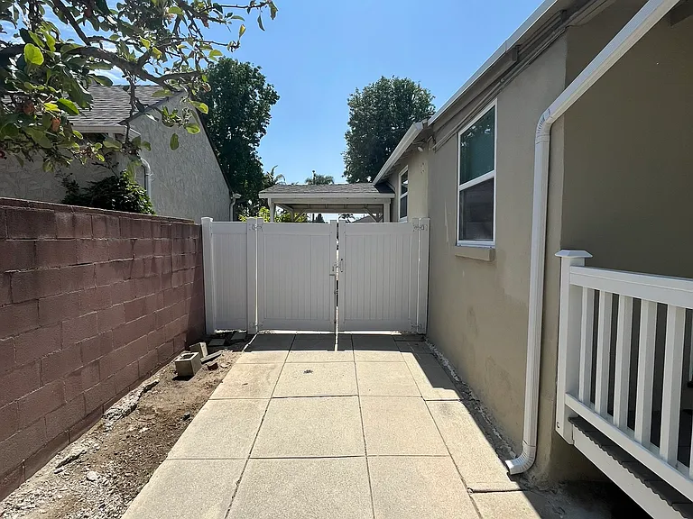 800 N Griffith Park Dr — Photo 27