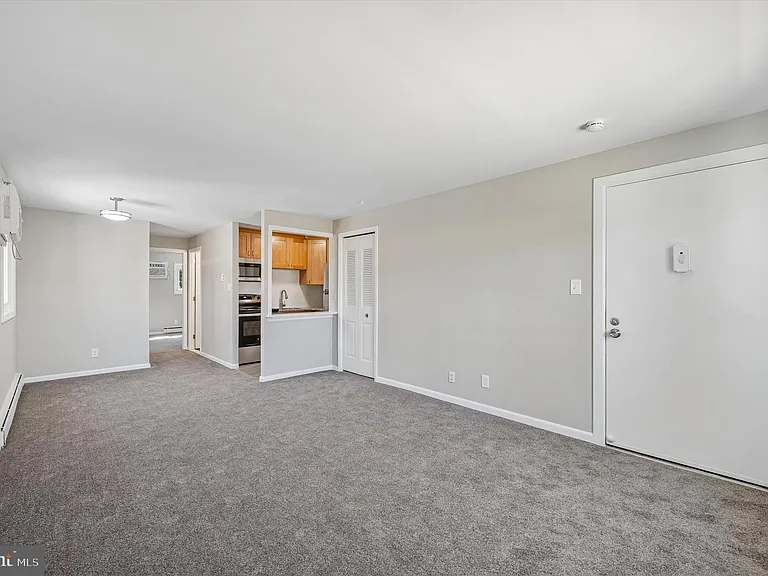 644 Maryland Ave #2 — Photo 5