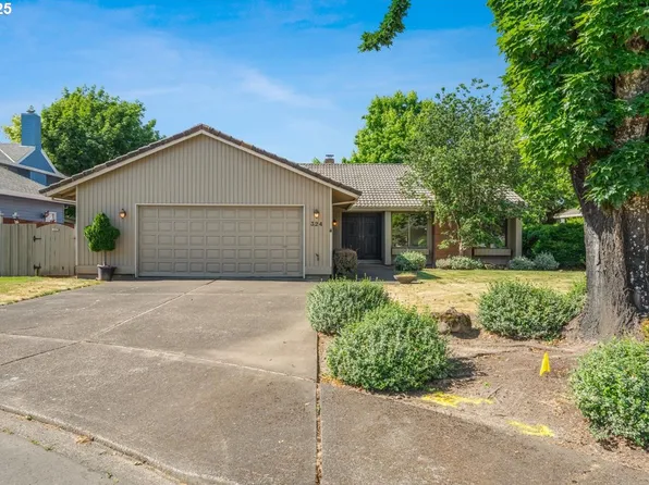324 N Peacock Ct, Newberg, OR 97132