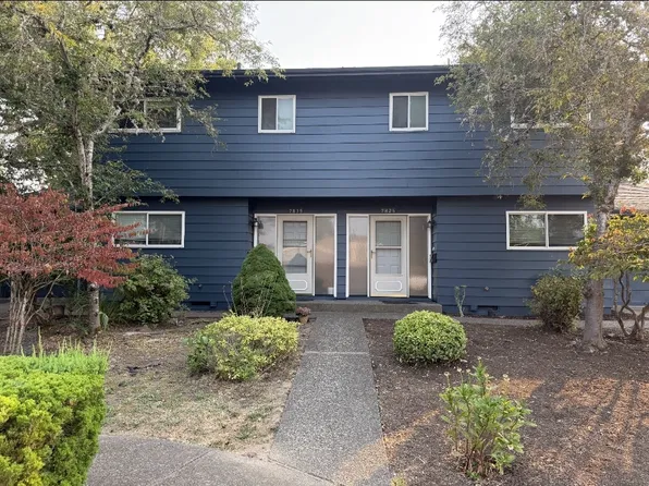 7825 SW Hillcrest Pl, Beaverton, OR 97008