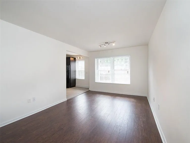 199 14th St NE #205 — Photo 2