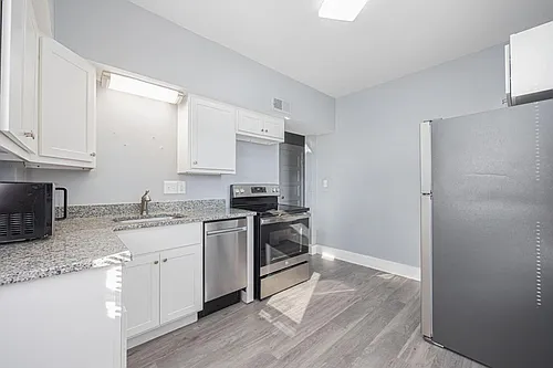 341 E Sycamore St #341 Photo 1