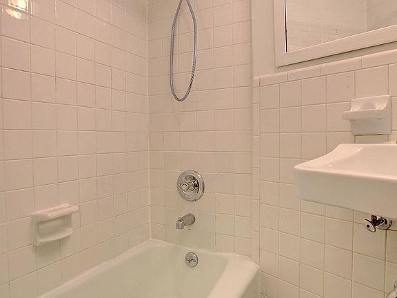 5th image of 326 Columbus Ave APT 4J