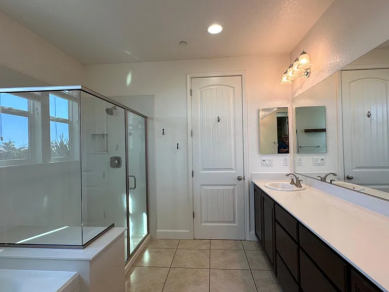 1407 Skibbereen Way — Photo 38