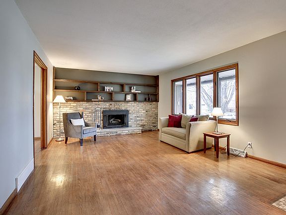 3rd image of 13216 Birchwood Ln