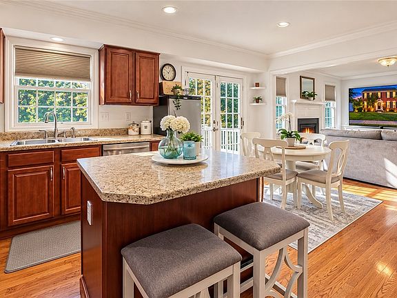 5th image of 1231 Willowbrook Dr