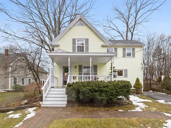 89 Pine St, Andover, MA 01810