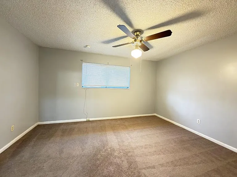 1307 Baytree Dr #D — Photo 17