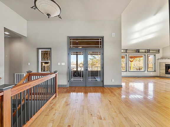 4th image of 420 Lake Pointe Dr