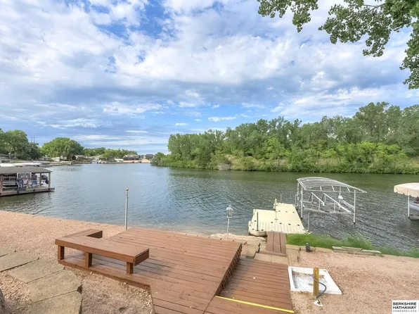 S 1168 Willow Ln, Fremont, NE 68025