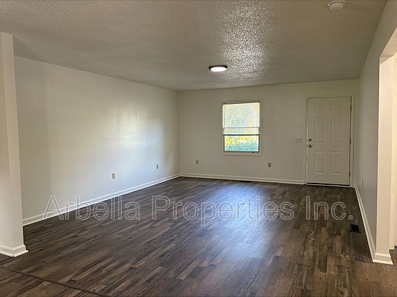 5th image of 119 Rowe Ln #7