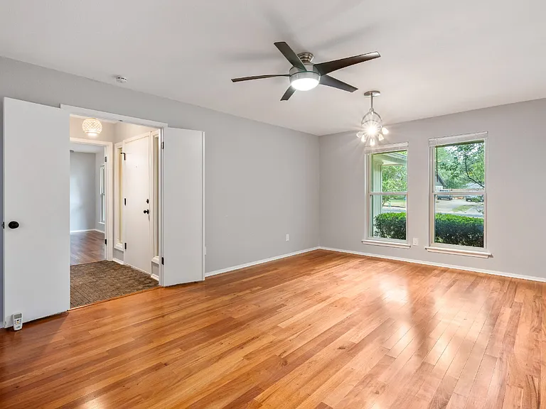 10502 Spicewood Pkwy — Photo 24