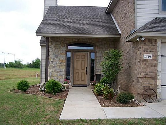 2nd image of 1440 Lauren Ln
