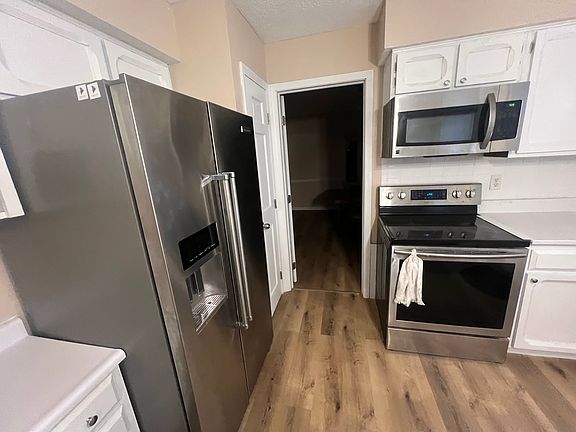 All new stainless steel appliances and LVP flooring, freshly painted