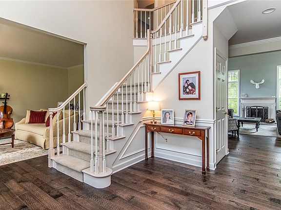 5th image of 34 Arbor Creek Dr