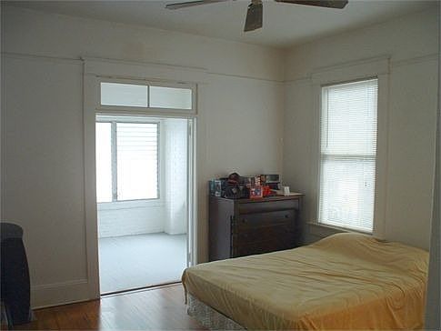 5th image of 901 S Packwood Ave