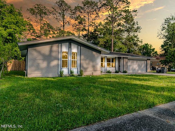 2nd image of 2827 Elisa Dr E