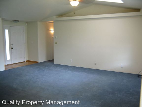 5th image of 1826 Arlington Dr