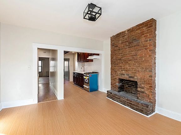 3rd image of 79 Clermont Ave #2
