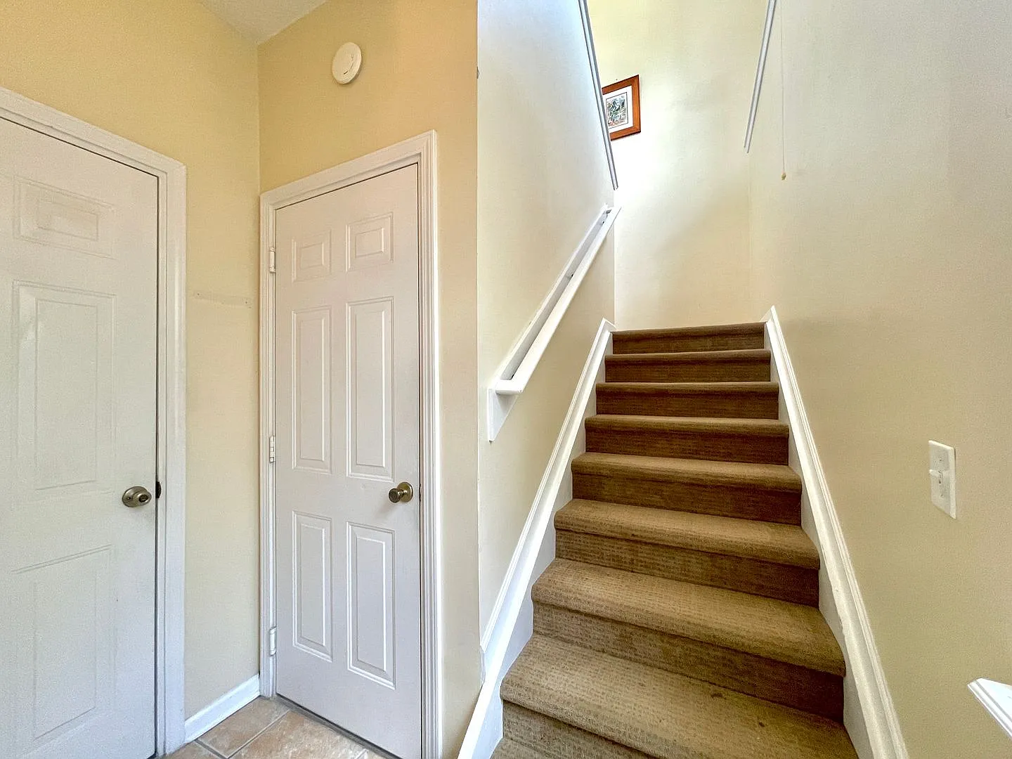 Peaceful and Bright Condo with Garage — Photo 4