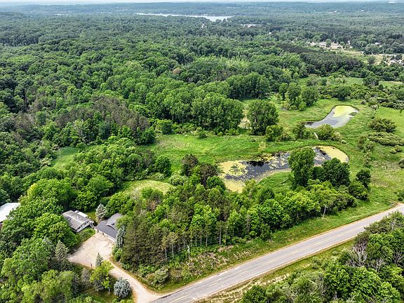 4th image of 2450 Devine Rd