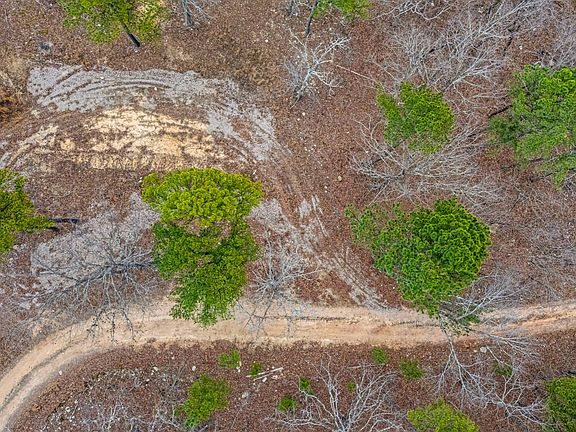 3rd image of 467 Timberline Road