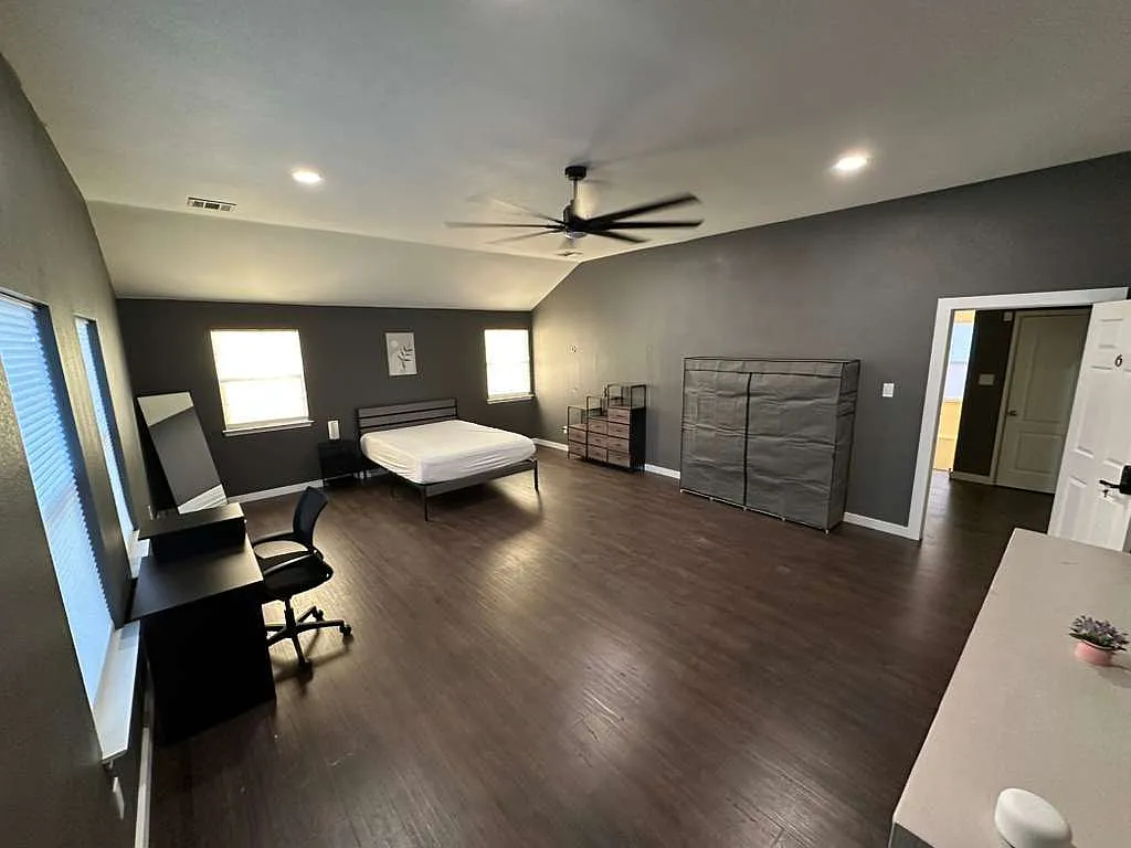 Building Photo - 4832 Lemon Grove Dr