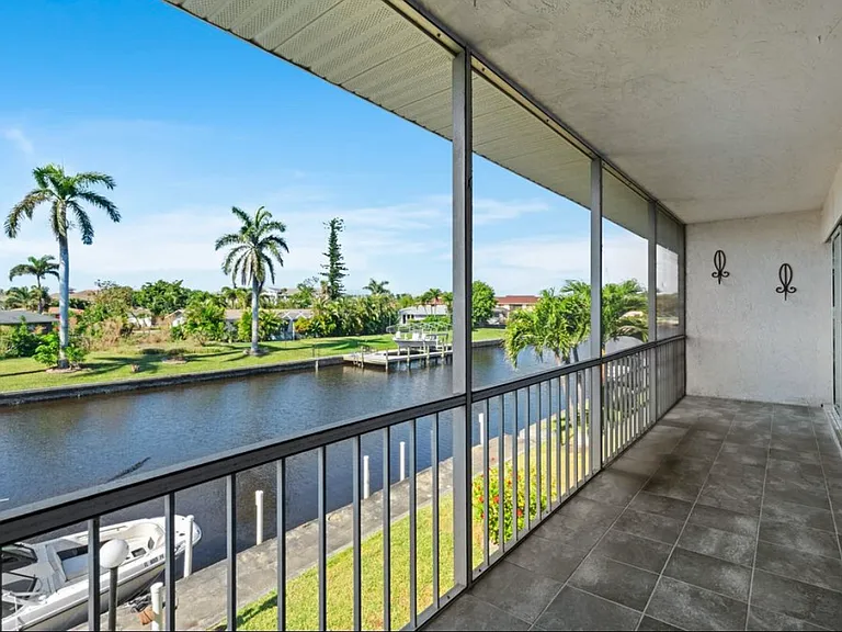 828 Victoria Dr #B6 — Photo 10