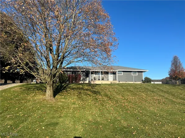 12118 Stonecreek Rd, Newcomerstown, OH 43832