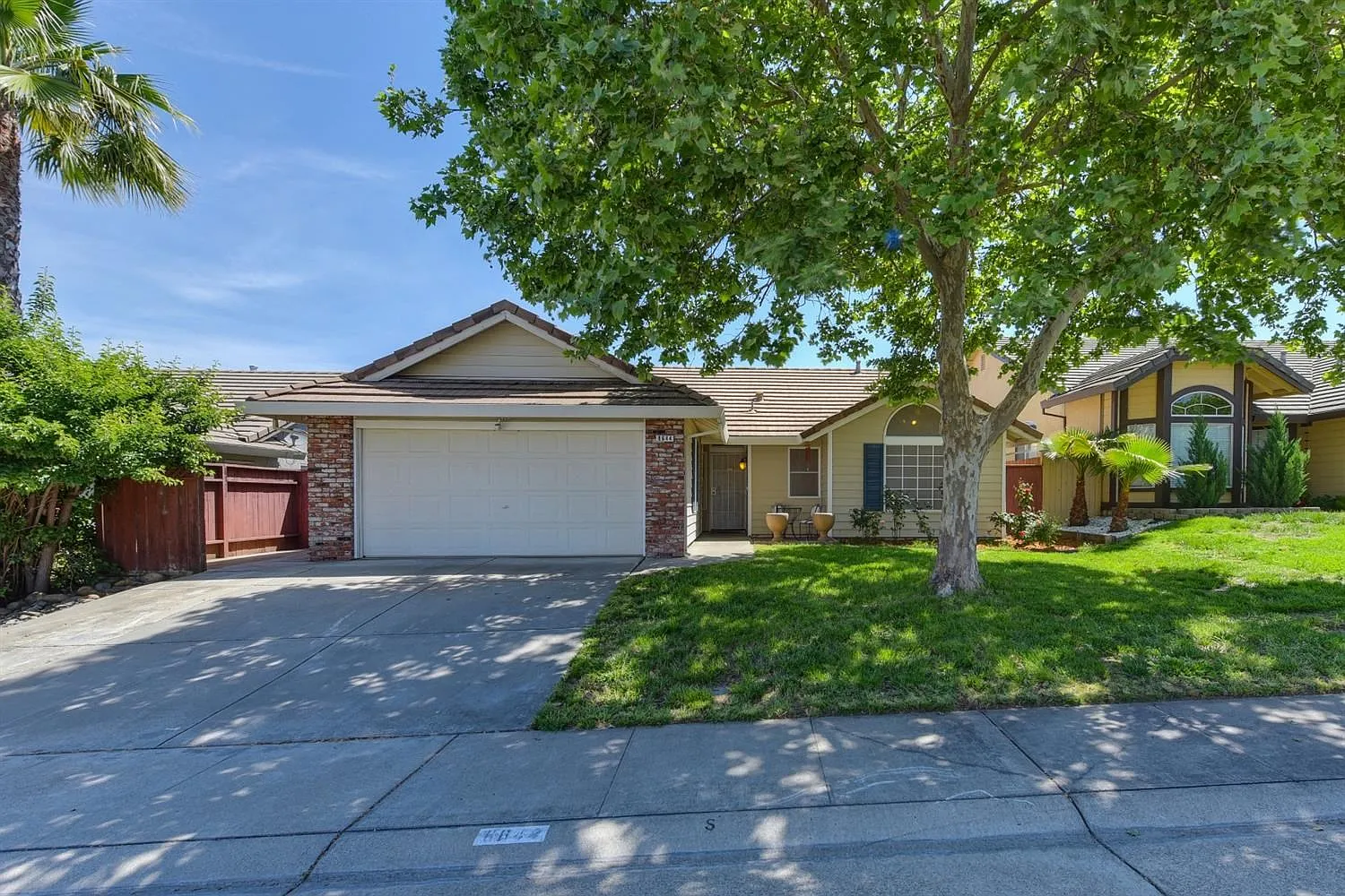 8644 Dishers Way photo 1