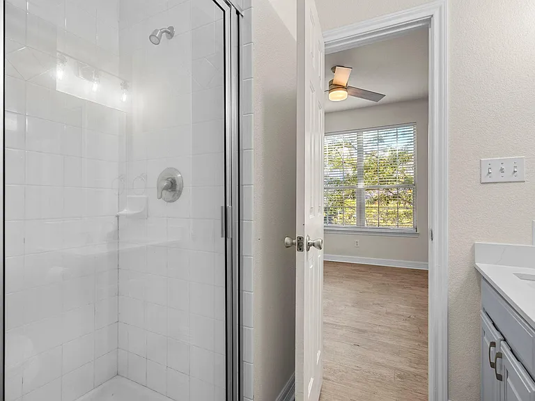 1100 W 25th St #101 — Photo 32