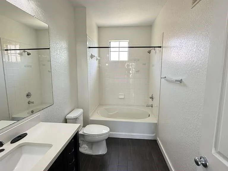6133 Metrowest Blvd #105 — Photo 40