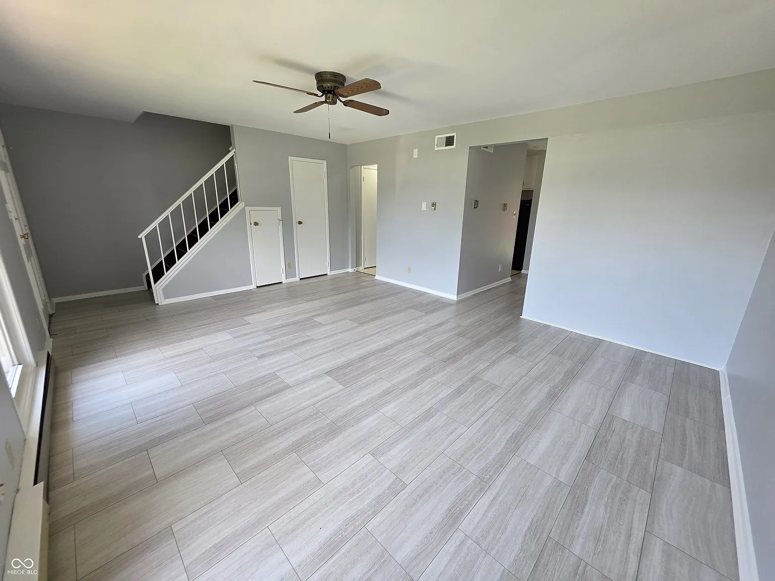 3 bed, 1.5 bath, 1242 sqft, $1,145 — Photo 3