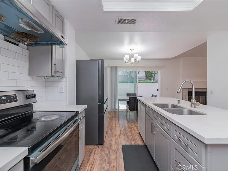 80 Stanford Ct #40 — Photo 12