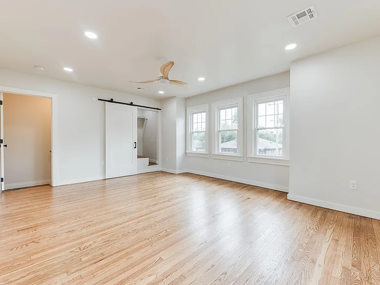1807 N Blackwelder Ave #1809 — Photo 5
