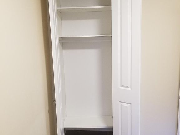 4th image of 60 Glenwood Ave APT 304