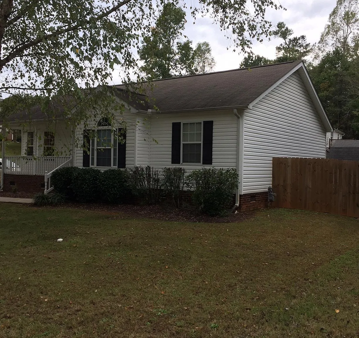 3 bed, 1500 sqft, $1,695 — Photo 2