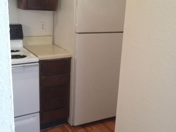 1 BR Kitchen - 2