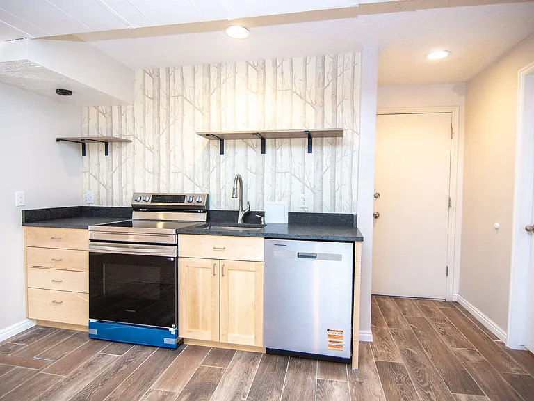 1340 Ridgewood Ln — Photo 29