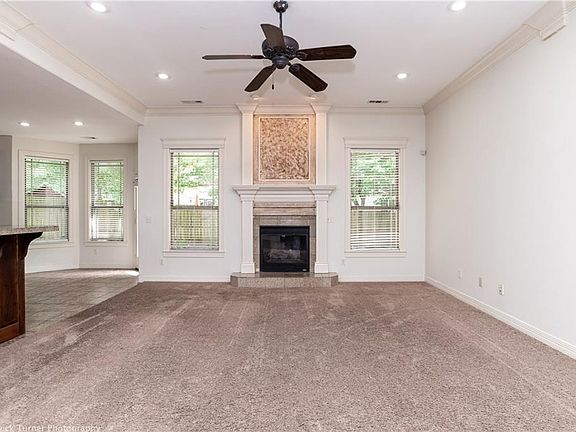 4th image of 4801 W Mayflower Ct
