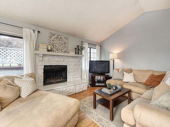 5th image of 7417 Auburn Oaks Ct APT B