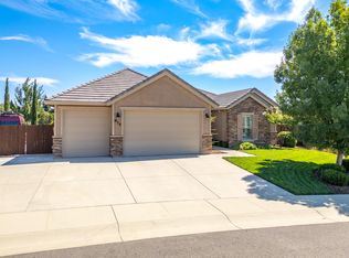 875 Wind Cove Dr, Redding, CA 96001