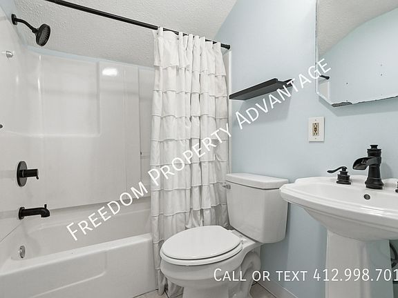 3rd image of 2266 Glenbury St