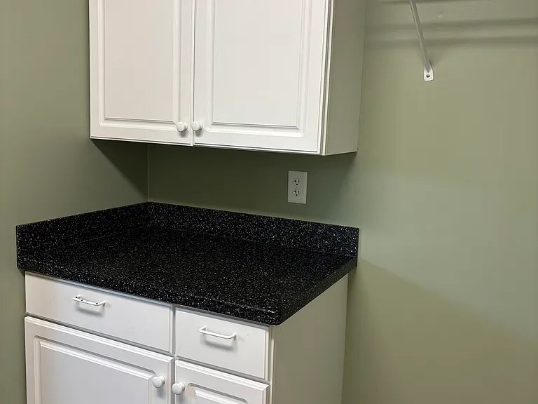 374 Raritan Dr — Photo 5