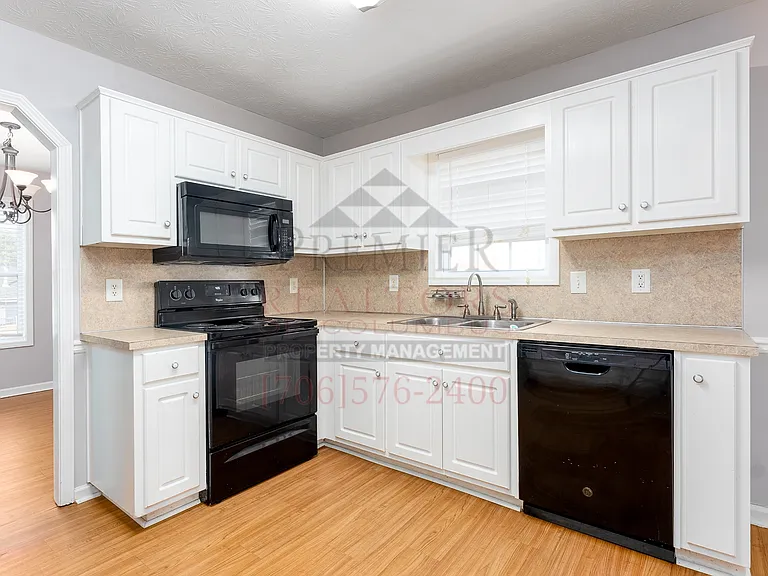 6117 Crossbow Dr — Photo 31
